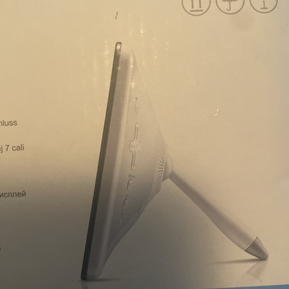 Samsung Digital Frame - Brand new with box - Picture 10 of 10